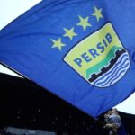 Danijel Loncar, bek baru Persib Bandung asal Kroasia, saat sesi perkenalan resmi tim