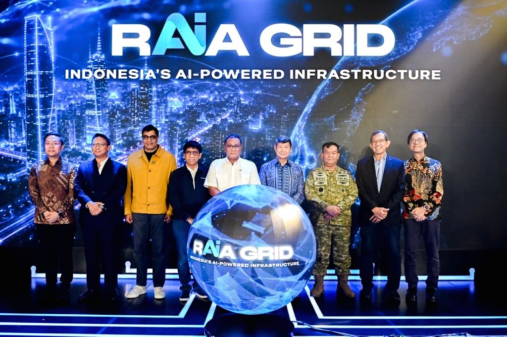 Papan nama PT Infra Fiber Teknologi dan logo Indosat sebagai simbol kolaborasi pembangunan infrastruktur AI di Indonesia.