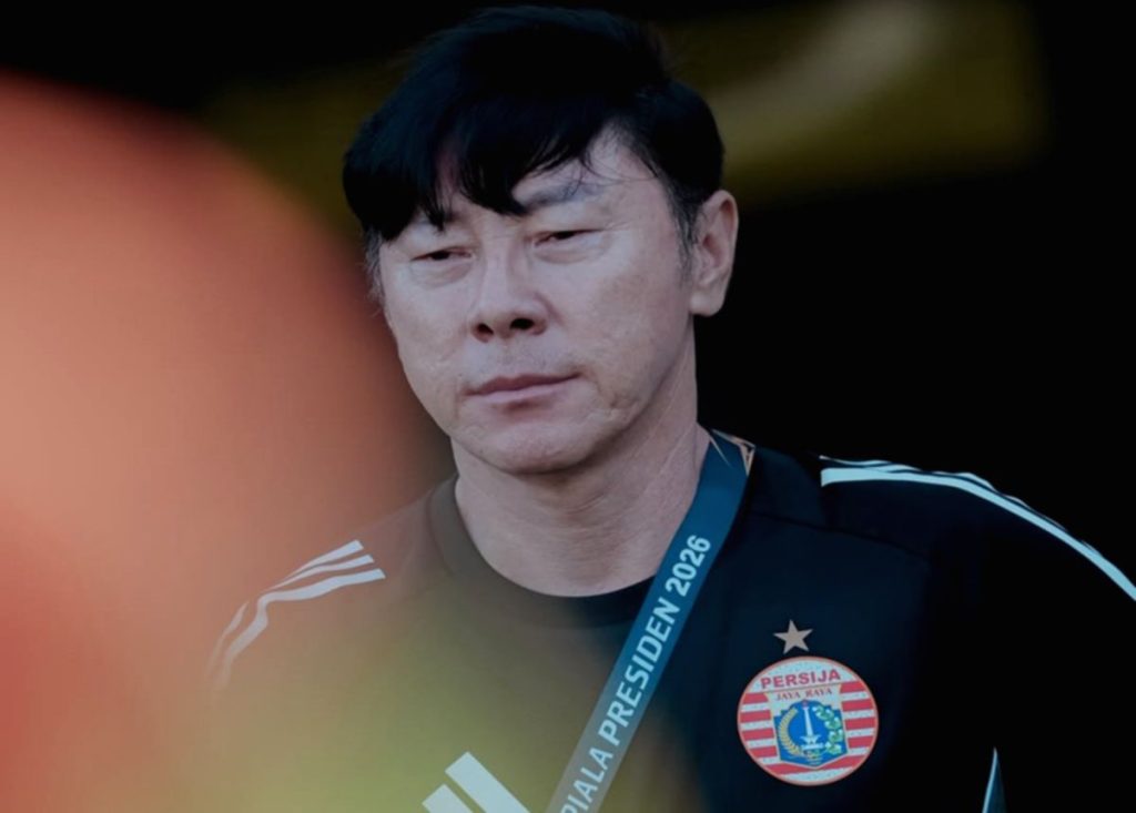 Pelatih Persija Jakarta, Shin Tae-yong, saat memberikan keterangan terkait rencana penambahan pemain asing baru.