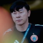 Pelatih Persija Jakarta, Shin Tae-yong, saat memberikan keterangan terkait rencana penambahan pemain asing baru.