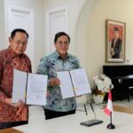 Perwakilan PT Jalin Pembayaran Nusantara dan BACenter saat melakukan penandatanganan kerja sama strategis.