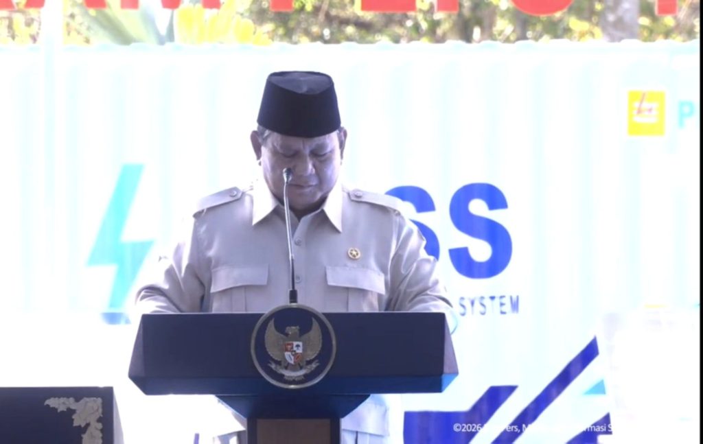 Presiden Prabowo Subianto berbicara dalam acara peluncuran program PLTS di Jembrana, Bali.