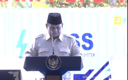 Presiden Prabowo Subianto berbicara dalam acara peluncuran program PLTS di Jembrana, Bali.