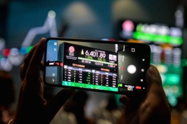 Grafik pergerakan pasar modal Indonesia di tengah potensi keluarnya aliran dana asing akibat rebalancing indeks MSCI.