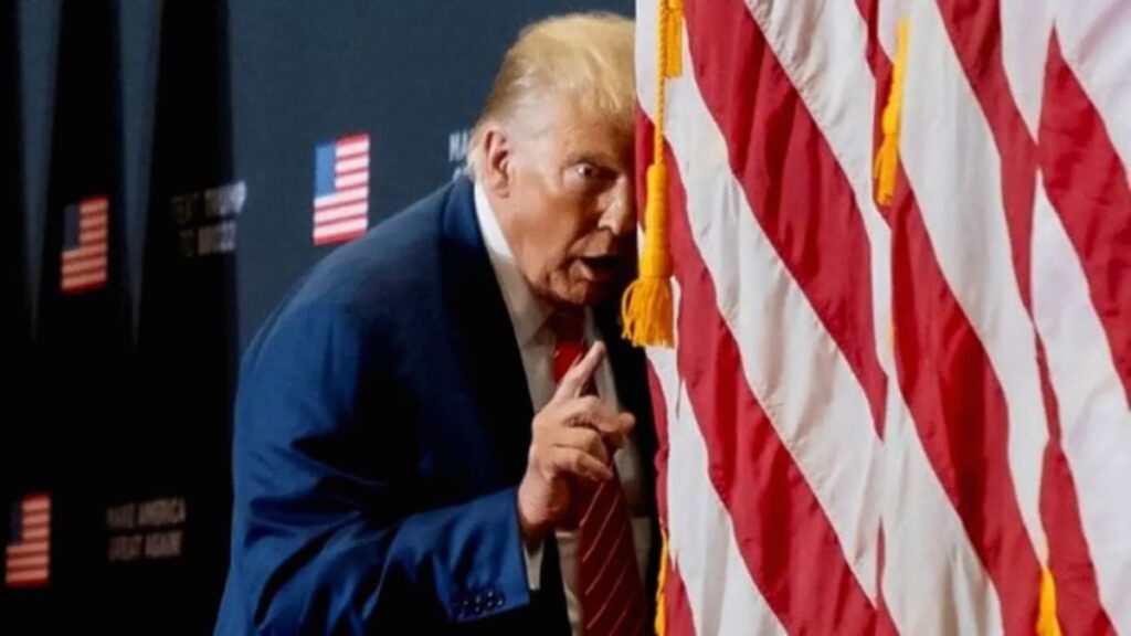 Donald Trump saat memberikan keterangan pers terkait kebijakan keamanan maritim di Selat Hormuz