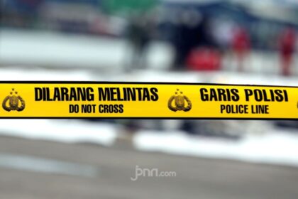 Garis polisi di sekitar area rel Stasiun Jurangmangu pasca insiden kematian seorang siswi