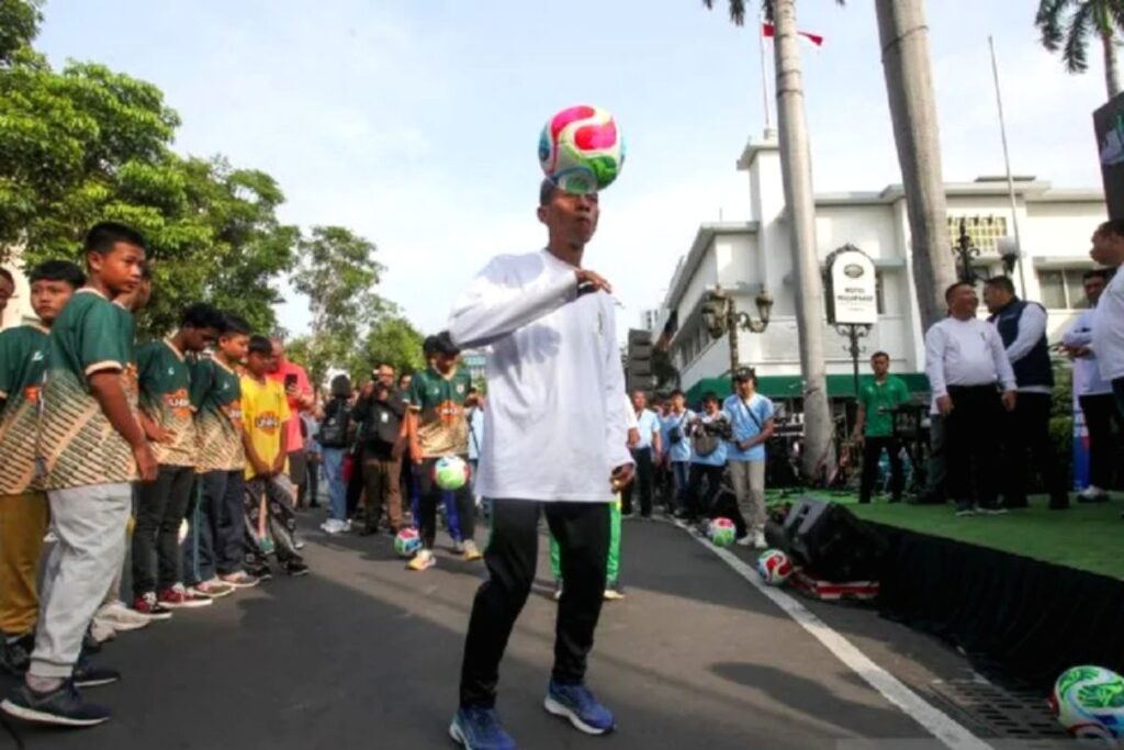 Yusuf Ekodono dan Anang Maruf saat memantau talenta muda dalam ajang Soekarno Cup 2026