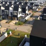Grafik penurunan indeks sektor properti dan real estat di Bursa Efek Indonesia sepanjang tahun 2026.