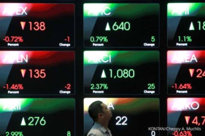Grafik pergerakan Indeks Harga Saham Gabungan di layar monitor Bursa Efek Indonesia