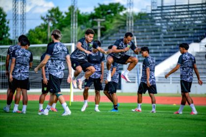 Skuad Persebaya Surabaya menjalani sesi pemusatan latihan intensif di Thailand untuk persiapan Super League 2026/27.