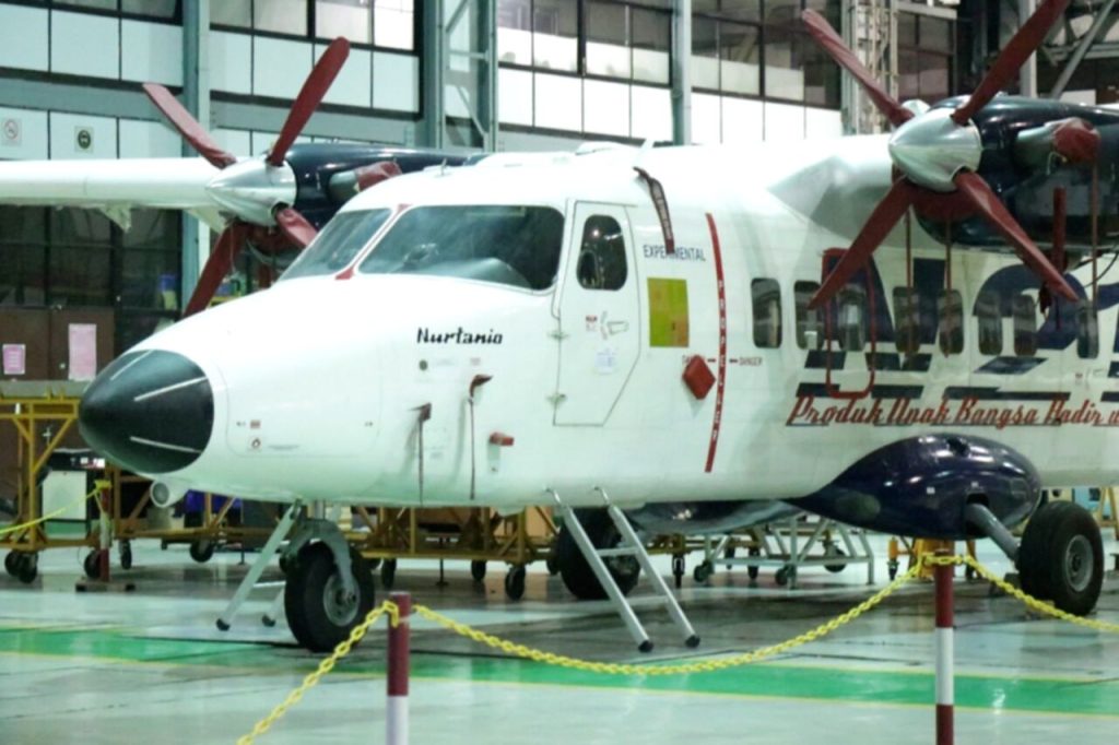Pesawat N219 buatan PT Dirgantara Indonesia yang berkapasitas 19 penumpang untuk pasar global.