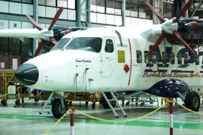 Pesawat N219 buatan PT Dirgantara Indonesia yang berkapasitas 19 penumpang untuk pasar global.