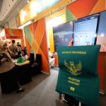 Suasana zona Travel di ajang BNI wondrX 2026 yang menawarkan promo tiket dan layanan visa di ICE BSD City.