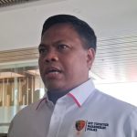 Sejumlah personel kepolisian melakukan investigasi di lokasi kebakaran hutan dan lahan.