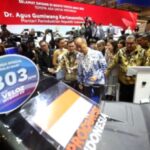 Menteri Keuangan Purbaya Yudhi Sadewa saat menghadiri pameran otomotif GIIAS di BSD City, Tangerang.