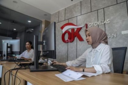 Kepala Eksekutif Pengawas Perbankan OJK Dian Ediana Rae memberikan keterangan terkait perlindungan dana nasabah.