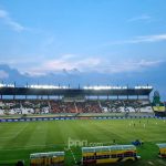 Marc Klok saat sesi latihan bersama skuad Persib Bandung di lapangan