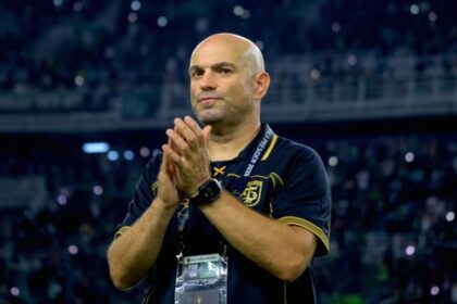 Pemain Persebaya Surabaya merayakan kemenangan juara Piala Presiden 2026 di Stadion Kapten I Wayan Dipta