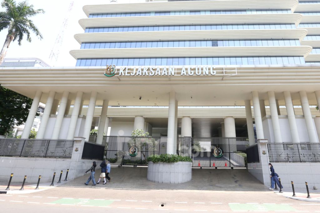 Gedung Kejaksaan Agung di Jakarta saat memberikan keterangan pers terkait isu aliran dana