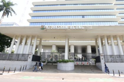 Gedung Kejaksaan Agung di Jakarta saat memberikan keterangan pers terkait isu aliran dana