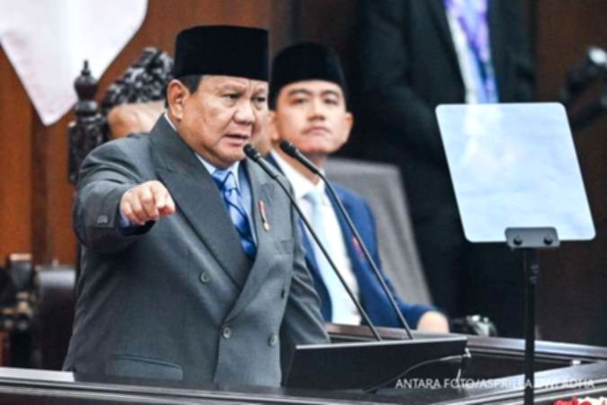 Presiden Prabowo Subianto berbicara dalam perayaan HUT ke-25 Partai Demokrat di Indonesia Arena, Jakarta.
