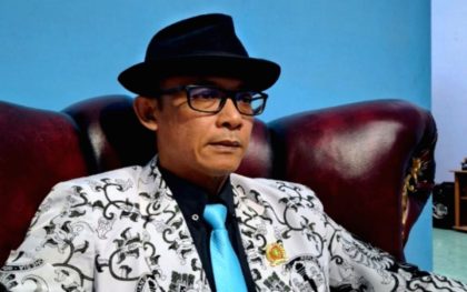 Ilham Wahyudi dari PB PGRI saat menyampaikan desakan penyetaraan aturan pengangkatan PPPK menjadi PNS bagi guru