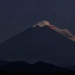 Status siaga, Gunung Merapi luncurkan awan panas ke arah Kali Boyong