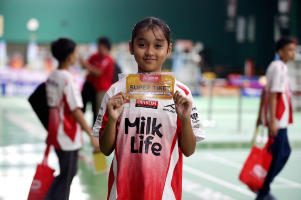 Para atlet muda berfoto bersama usai dinyatakan lolos seleksi Audisi Umum PB Djarum 2026 di Kudus.
