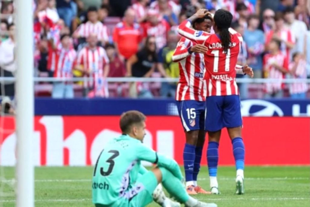 Pemain Atletico Madrid merayakan gol ke gawang Osasuna di Stadion Riyadh Air Metropolitano