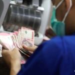 Rupiah dibuka menguat ke Rp 17.942 per dolar AS hari ini (30/9), Asia perkasa