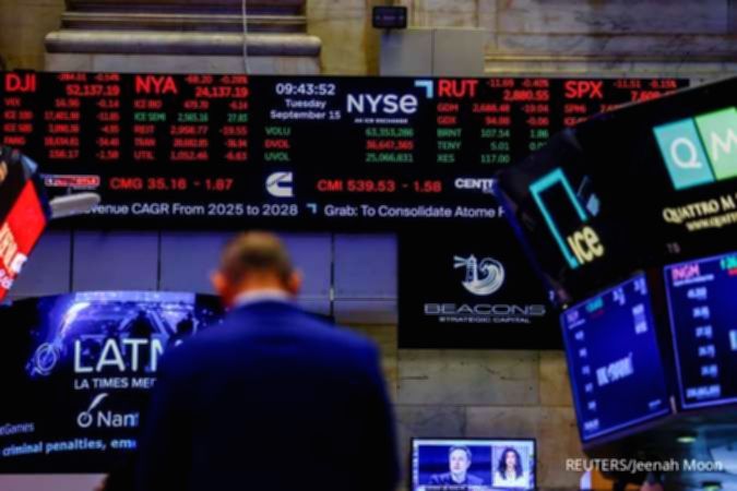 Tampilan layar pergerakan grafik indeks harga saham di bursa global yang sedang menguat