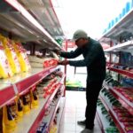 Direktur Utama PT Agrinas Pangan Nusantara, Joao Angelo De Sousa Mota, memberikan keterangan resmi mengenai status kepegawaian manajer Kopdes Merah Putih.
