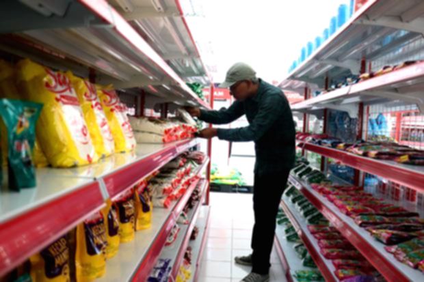 Direktur Utama PT Agrinas Pangan Nusantara, Joao Angelo De Sousa Mota, memberikan keterangan resmi mengenai status kepegawaian manajer Kopdes Merah Putih.