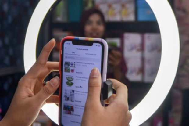 Ketua Umum idEA Budi Primawan memberikan keterangan terkait perlindungan hak penjual di platform e-commerce.