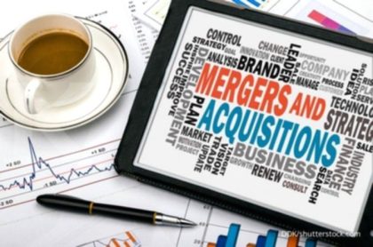 Logo Summit Oto Finance dan Oto Multiartha yang akan melakukan merger strategis.