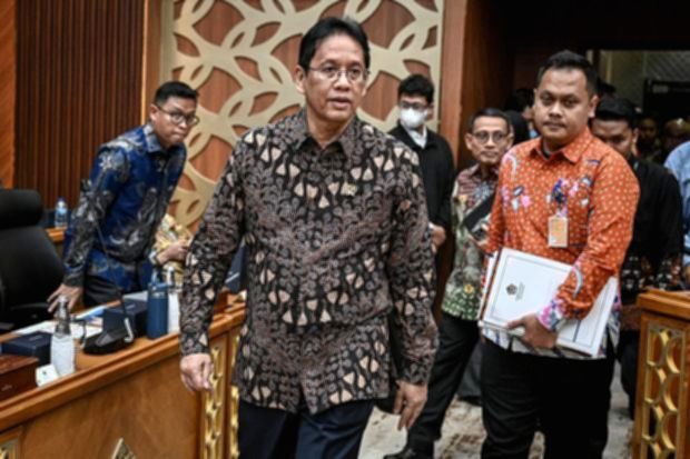 Menteri Keuangan Purbaya Yudhi Sadewa saat memberikan keterangan pers terkait evaluasi satu tahun masa jabatannya.
