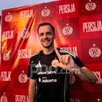 Bek Persija Jakarta, Kerim Memija, saat sesi latihan tim jelang laga melawan Persib Bandung.