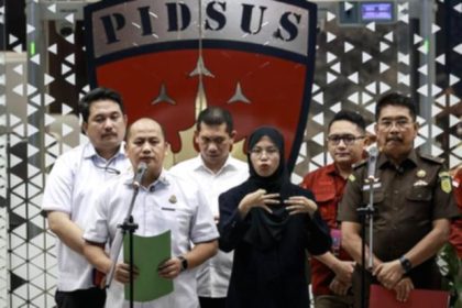 Kepala Pusat Penerangan Hukum Kejagung, Anang Supriatna, saat memberikan keterangan pers di Jakarta.