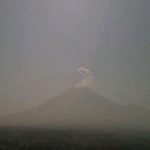 Gunung Semeru erupsi enam kali pada Jumat malam, kolom letusan tertinggi capai 800 meter