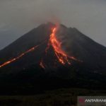 Gunung Merapi dalam sepekan: status siaga, 100 kali guguran lava teramati