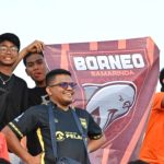 Logo I League bersama perwakilan klub Persib Bandung dan Borneo FC dalam konferensi pers dukungan kompetisi Asia.