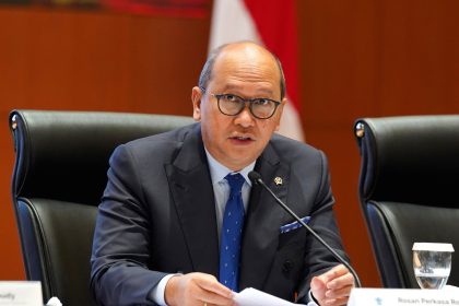 Kepala Danantara Rosan Roeslani saat memberikan keterangan terkait rencana pembentukan BUMN sektor tekstil