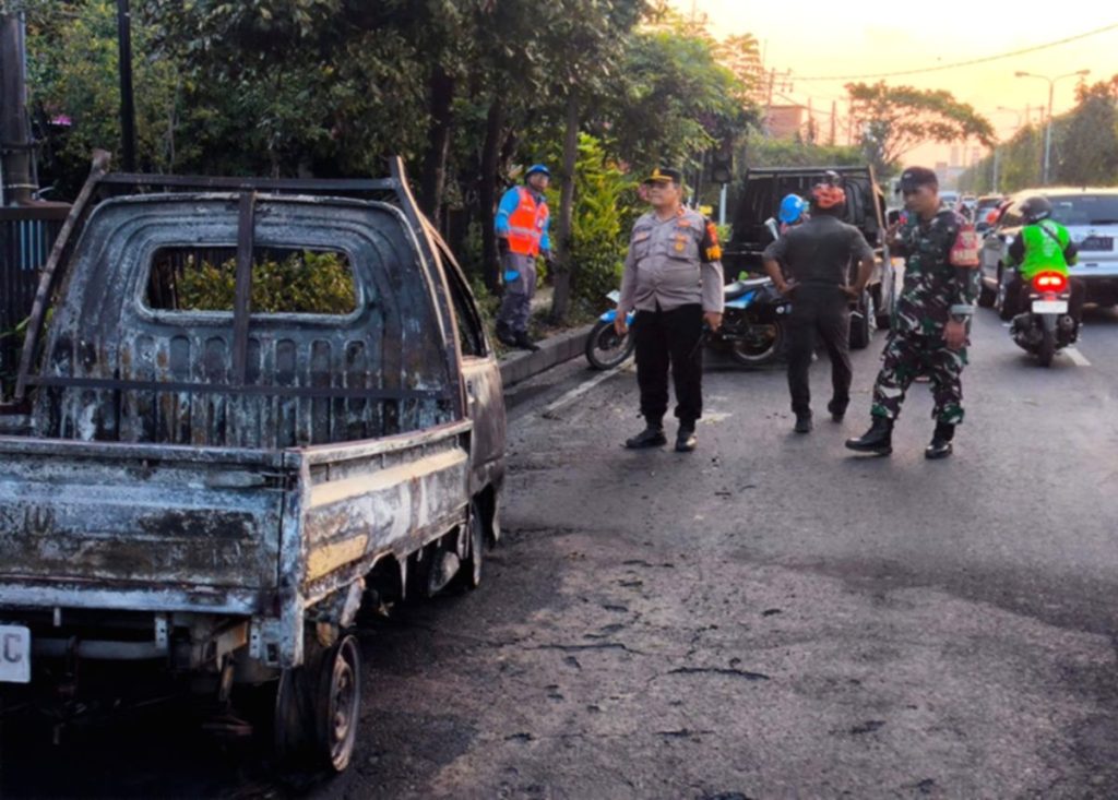 Pikap pengangkut 400 liter Pertamax ludes terbakar di jalan bypass, sopir kabur