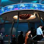 Grafik pergerakan Indeks Harga Saham Gabungan (IHSG) di layar monitor bursa efek