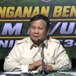 Presiden Prabowo Subianto saat menerima laporan dari Satgas Penertiban Kawasan Hutan di kediamannya di Hambalang, Bogor.