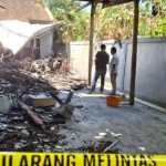 Bangunan kantor Balai Taman Nasional Meru Betiri di Jember yang mengalami kebakaran hebat pada Senin malam.