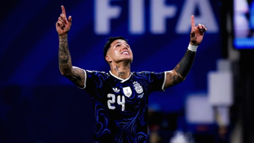 Pemain paling cocok menjadi pewaris nomor 10 Argentina sepeninggal Lionel Messi