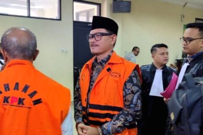 Pengembangan kasus Maidi, KPK geledah 3 rumah dan kantor Kominfo Madiun