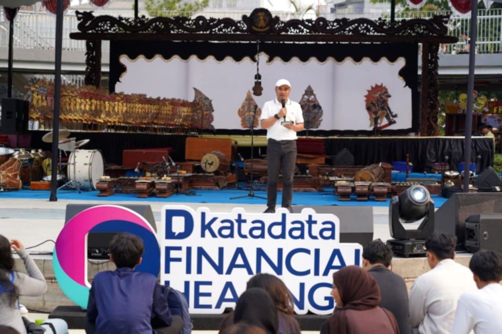 Katadata financial healing: OJK ajak generasi muda jadi duta literasi keuangan